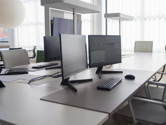 Jak chronić firmę przed zagrożeniami cybernetycznymi