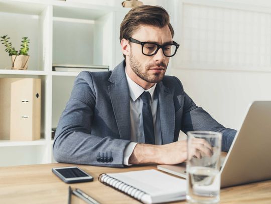 Jak dbać o swoją sprawność fizyczną w dobie pracy siedzącej?