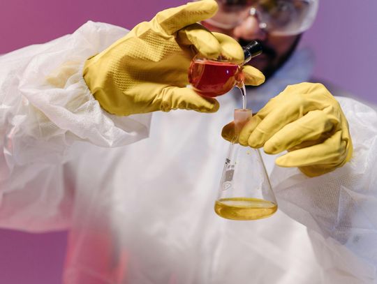 Jak zapamiętywać reakcje chemiczne bez uczenia się na pamięć