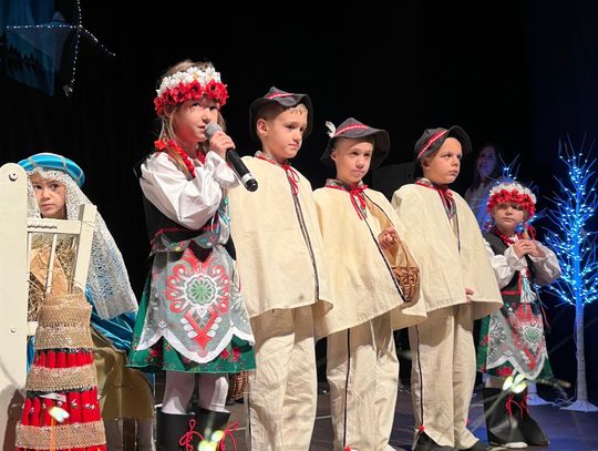 Jasełka w kozielskim domu kultury. Przedszkolaki wprowadziły gości w świąteczny nastrój. ZDJĘCIA