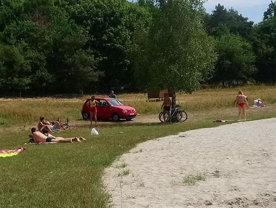 Jego samochód staczał się wprost na plażowiczów. Mołdawski kierowca namierzony przez policję