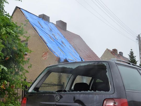 Jest bilans zniszczeń po burzy w Kędzierzynie-Koźlu. 18 dachów uszkodzonych. 10 całkowicie