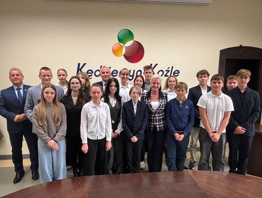 Kędzierzyn-Koźle ma nową Młodzieżową Radę Miasta. Reprezentanci uczniów złożyli ślubowanie Kędzierzyn-Koźle ma nową Młodzieżową Radę Miasta. Reprezentanci uczniów złożyli ślubowanie