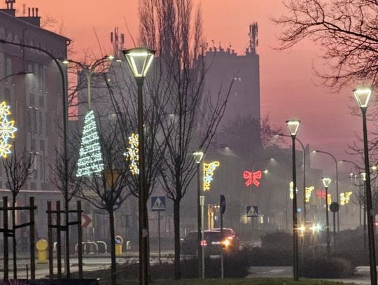 Kędzierzyn-Koźle spowity smogiem. Stacja pomiarowa alarmuje o złym stanie powietrza