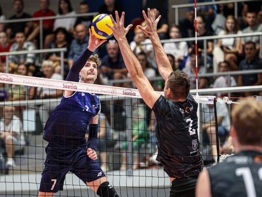 Kędzierzynianie triumfowali w tie-breaku. ZAKSA zwyciężyła z Jastrzębskim Węglem w XIX Memoriale Arkadiusza Gołasia