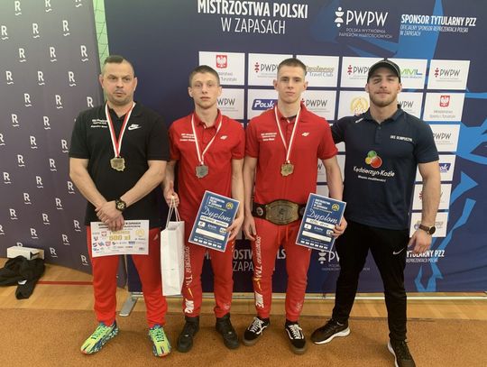 Kevin Metel ze złotem, a Grzegorz Hildebrand ze srebrem zapaśniczych Mistrzostw Polski Juniorów