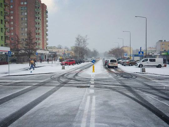 Kierowcy, noga z gazu! Marznące opady mogą powodować gołoledź