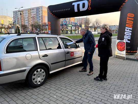 Kierowcy rywalizują w Kędzierzynie-Koźlu. Trwa rajd Turystyczno-Nawigacyjny "Rally Gala"