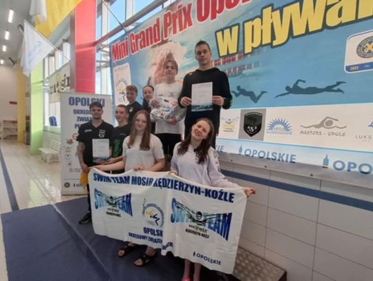 Kolejne medale na koncie Swim Team MOSiR Kędzierzyn-Koźle. Młodzi pływacy zdobyli ich aż 44!