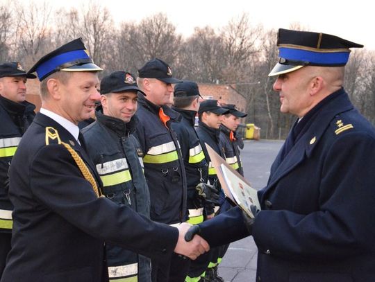 Kolejny zasłużony strażak odszedł na emeryturę. Koledzy pożegnali się z Józefem Siczkiem