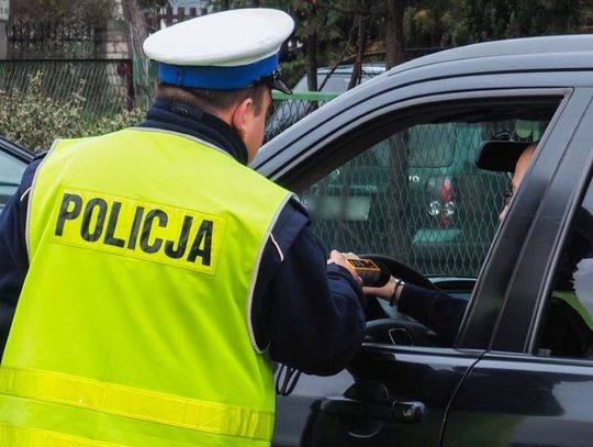 Kompletnie pijany wracał autem z pracy. Kierowca volkswagena wydmuchał ponad dwa promile