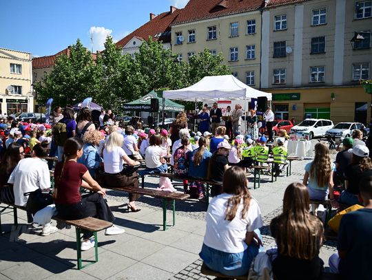 Kozielski rynek pełen literatury. Oficjalnie otwarto targi książki