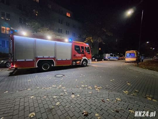 Lekarz nie mógł dostać się do mieszkania seniora. Do pomocy skierowano straż pożarną i policję