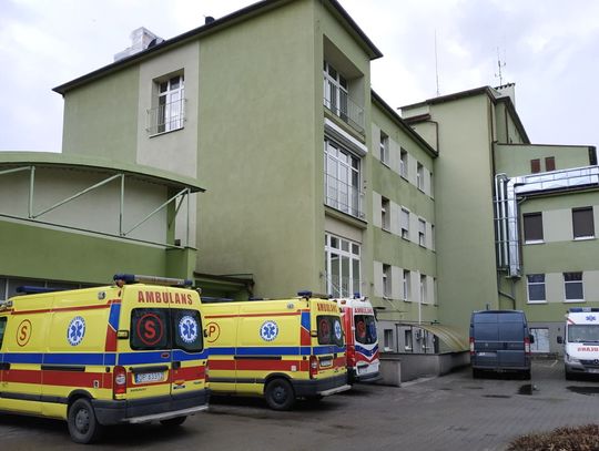 Liczba pacjentów w szpitalu w Koźlu przekroczyła 200. W czwartek w kraju ponad 35 tys. nowych zakażeń