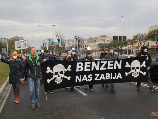 "Mamy dość trucia!". Setki osób wyszły protestować na ulice Kędzierzyna-Koźla