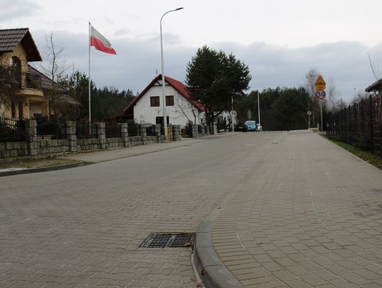 Miasto oddało do użytku dwie nowe ulice w Cisowej. W całości zbudowano je z kostki betonowej