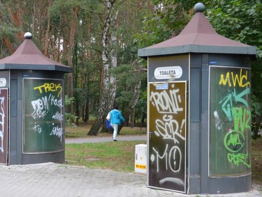 Miasto robi drugie podejście do sprzedaży toalet w Parku Orderu Uśmiechu
