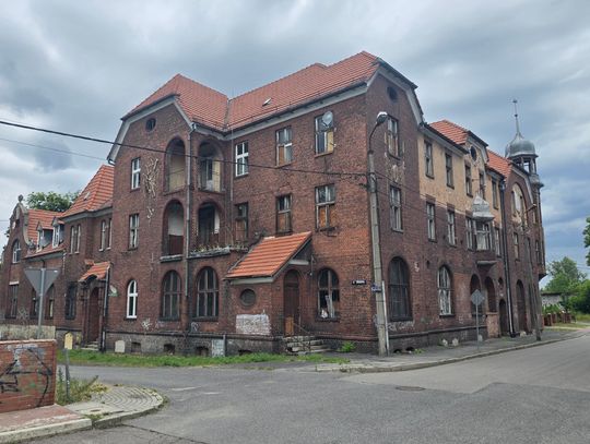 Miasto wystawiło zabytkową kamienicę w Porcie na sprzedaż. W dawnym hotelu mają powstać mieszkania