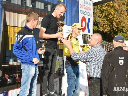 Michał Bąk zwycięzcą XX edycji Maratonu Odrzańskiego. Trasę maratonu pokonało blisko stu siedemdziesięciu biegaczy
