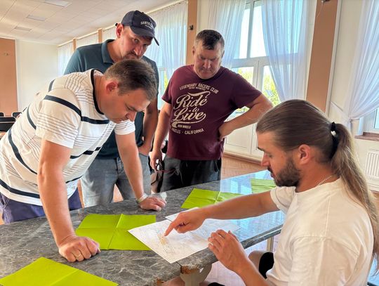 Mieszkańcy Cisowej zagłosowali za placem zabaw, a teraz decydują, jak będzie wyglądał. Inwestycja z Budżetu Obywatelskiego Mieszkańcy Cisowej zagłosowali za placem zabaw, a teraz decydują, jak będzie wyglądał. Inwestycja z Budżetu Obywatelskiego