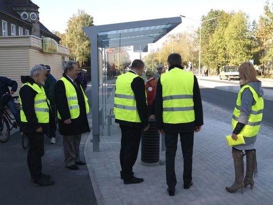 Mieszkańcy Kędzierzyna-Koźla skarżą się na brak koszy przy ulicy Kozielskiej