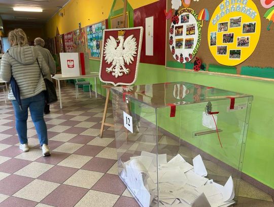 Mieszkańcy powiatu kędzierzyńsko-kozielskiego ruszyli do urn. Frekwencja na godzinę 12 wyniosła 16,48%