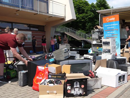 Mieszkańcy wymieniali elektrośmieci na sadzonki i nasiona. Akcja Czystego Regionu