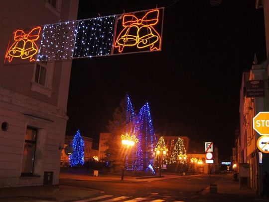 Mikołaje, dzwonki i gwiazdy: na ulicach Kędzierzyna-Koźla pojawią się ozdoby świąteczne