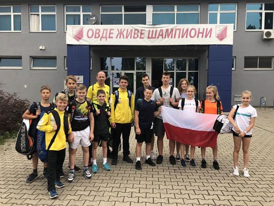 Młodzi badmintoniści z Kędzierzyna-Koźla na turnieju w Serbii. Udany występ