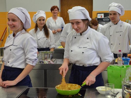 Młodzi gastronomicy z „Budowlanki” podnoszą swoje umiejętności na praktykach w Niemczech