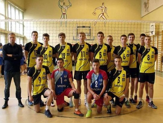 Młodzi siatkarze MMKS-u Zaksy zbliżają się do finału rozgrywek ligowych