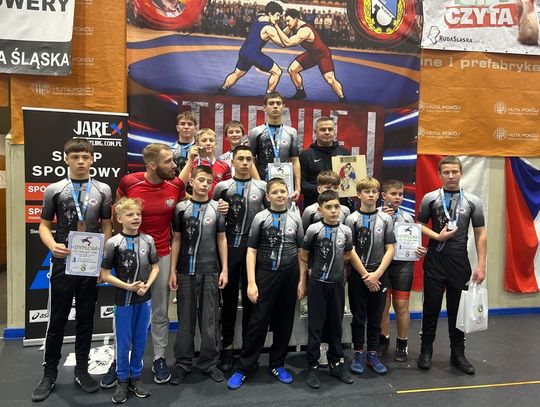 Młodzi zapaśnicy pokazali siłę. UKS Olimpijczyk na pudle międzynarodowego turnieju w Rudzie Śląskiej