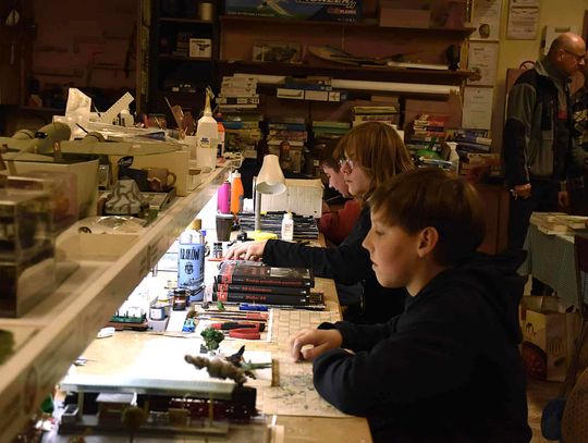 Modelarnia „Jedenastka” – miejsce, w którym pasja przeradza się w umiejętności