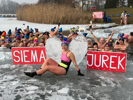 Morsy Dębowa zagrały razem z Wielką Orkiestrą Świątecznej Pomocy. Gorące serca i lodowata woda