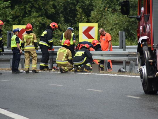 Motocyklista przewrócił się z pasażerem. Groźny wypadek na obwodnicy Kędzierzyna-Koźla