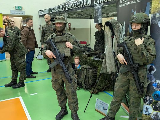 Służby mundurowe w jednym miejscu. Pokazy, sprzęt i rozmowy o przyszłości w Hali Śródmieście