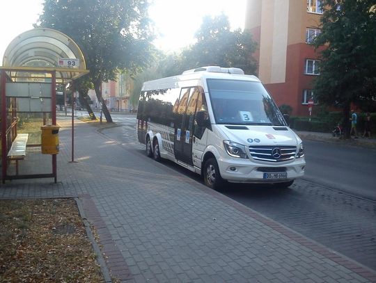 MZK testuje nowego busa. Mercedes na niemieckich blachach wozi pasażerów