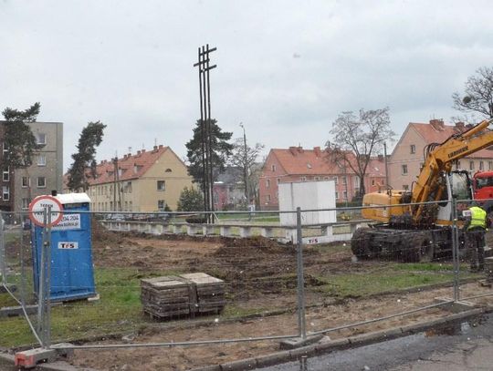 Na Pogorzelcu powstaje nowa, przyjazna mieszkańcom przestrzeń. Ruszyła przebudowa skwerów. ZDJĘCIA