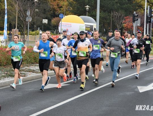 Na sportowo uczcili pamięć Jana Pawła II. Blisko 130 osób pokonało dziś trasę mini maratonu