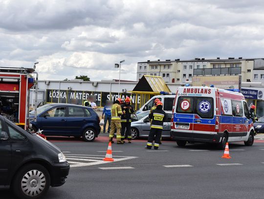 Na ulicy Kozielskiej zderzyły się trzy samochody. Kolizja przed przejściem dla pieszych