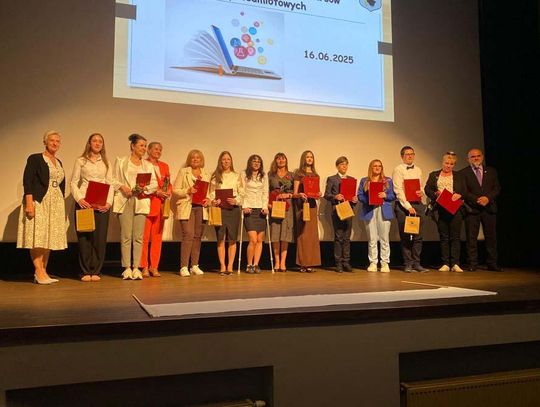 Najlepsi uczniowie szkół podstawowych w Kędzierzynie-Koźlu docenieni. Wiedza to ich supermoc