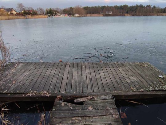 Pomosty nad jeziorem w Dębowej są w coraz gorszym stanie i mogą zostać nawet zlikwidowane. Naprawy stają się nieopłacalne