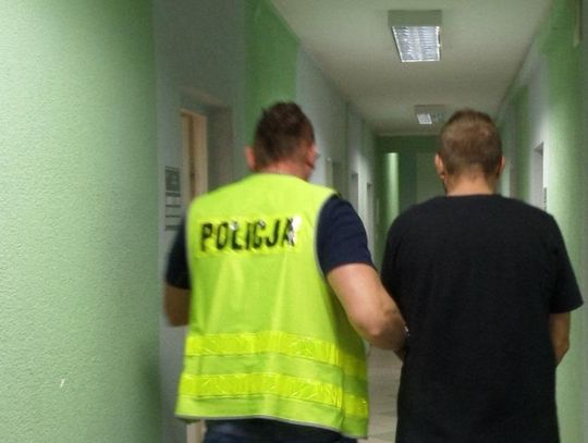 Narkotykowa wpadka na parkingu. Policjanci zatrzymali 35-letniego mieszkańca Kędzierzyna-Koźla
