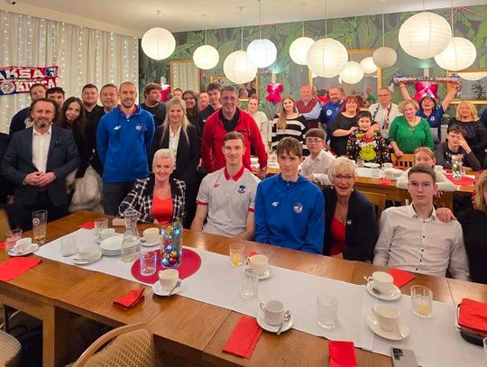 Nie na trybunach, a przy świątecznym stole. Spotkanie opłatkowe Klubu Kibica ZAKSA.
