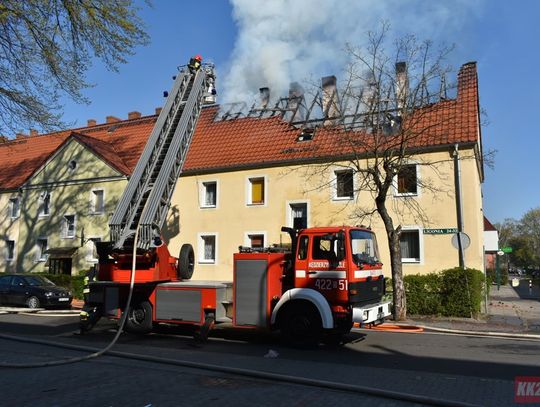 Nie udało się potwierdzić tożsamości dwóch ofiar sobotniego pożaru. Konieczne badania genetyczne