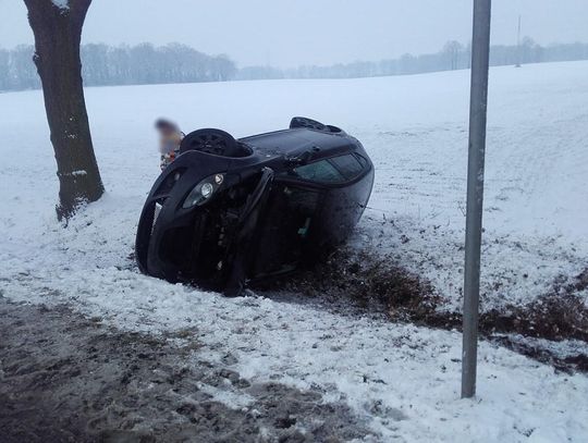 Niebezpieczny poranek na drogach. Dwie groźne kolizje w krótkim odstępie czasu. ZDJĘCIA