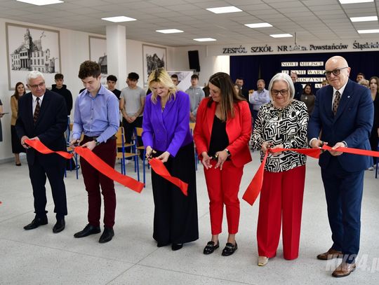 Nowa aula w Zespole Szkół nr 1 w Kędzierzynie-Koźlu otwarta. Efekt współpracy uczniów, nauczycieli i firm branżowych