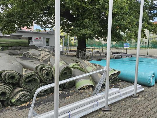 Nowa sztuczna murawa na dwóch miejskich stadionach i wymiana na Orlikach