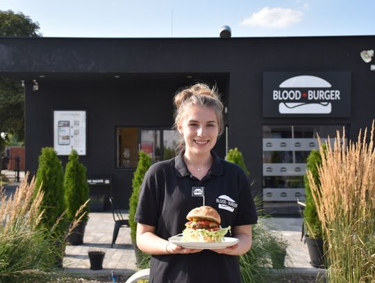 Nowe burgery w menu i zamówienia przez internet. Poznajcie wakacyjne nowości w Blood Burger!