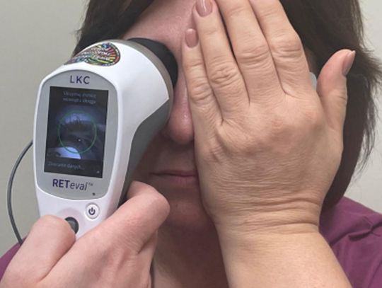 Nowe możliwości diagnostyczne na oddziale okulistycznym szpitala w Koźlu. Urządzenie udało się kupić dzięki Wielkiej Orkiestrze Świątecznej Pomocy